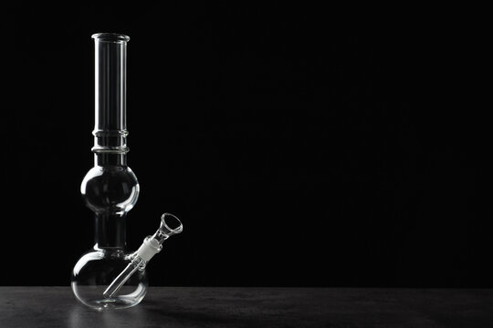 Bong Maintenance 101: Step-by-Step Cleaning for Optimal Performance post thumbnail image