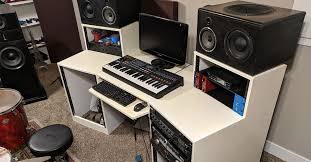 Elevate Your Sound: The Ultimate Music Studio Workstation Guide post thumbnail image